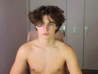 whiteskyy_ webcam model stream image