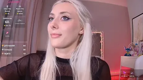 LoryWood webcam model stream image