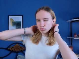 sue-holland webcam model stream image