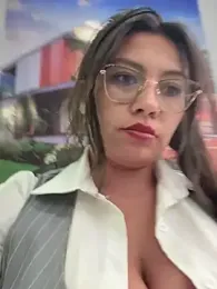 LIZ-06_ webcam model stream image