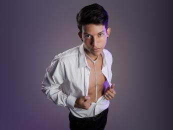 LeisanFox webcam model stream image