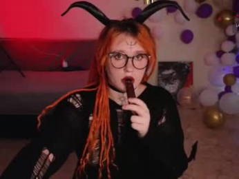 evaredmooon webcam model stream image