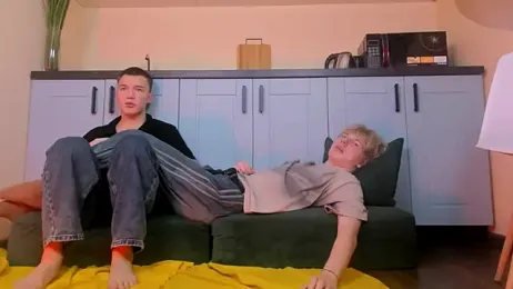 Kevin_Derek webcam model stream image