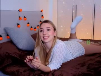 lovelusik webcam chaturbate model stream image