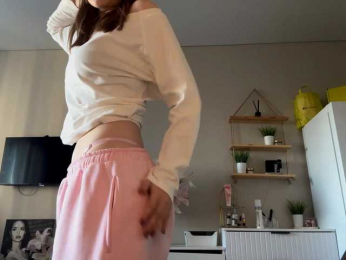 AuraLahrman webcam model stream image