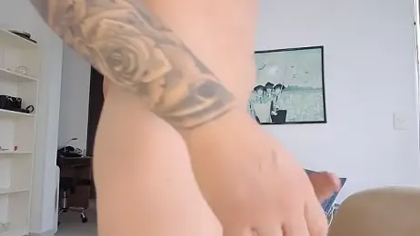 maca_moon webcam model stream image