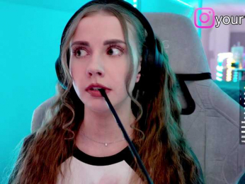 VikkiExtraCheese webcam bongacams model stream image