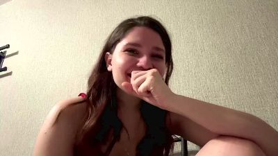 RaynaKisker webcam model stream image