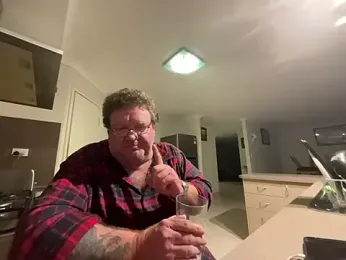 Reggyrabbit webcam model stream image