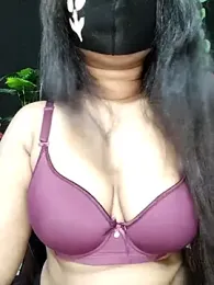 Idhika-Paul webcam stripchat model stream image