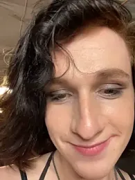 MickeQuinee webcam model stream image