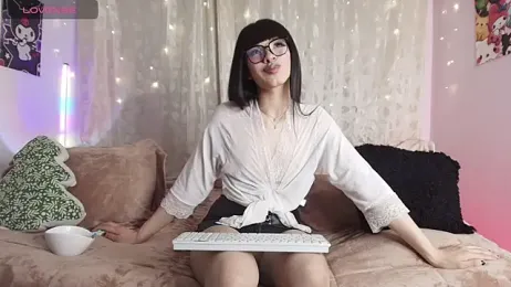 GothBella webcam model stream image