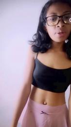 AnjelyG webcam model stream image