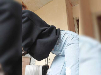 KissaHot webcam model stream image