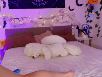 LunaraAdams webcam model stream image
