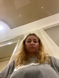 Amazoniiaa webcam model stream image