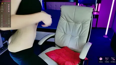 NaomiHita webcam model stream image