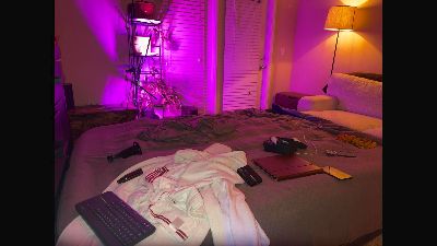 Breedme4free webcam model stream image