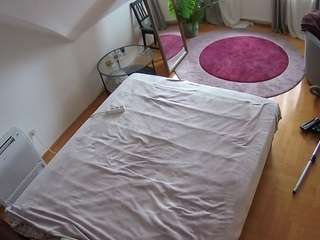 voyeurcam-julmodels-whitebed-4 webcam model stream image
