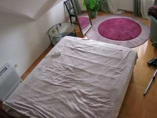 voyeurcam-julmodels-whitebed-4 webcam model stream image