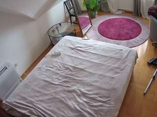 voyeurcam-julmodels-whitebed-4 webcam model stream image