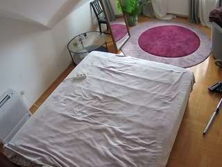 voyeurcam-julmodels-whitebed-4 webcam model stream image