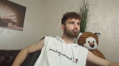 KyloEast webcam model stream image