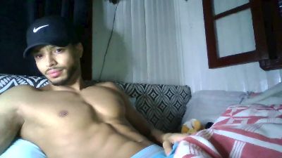 Tomtresor webcam model stream image