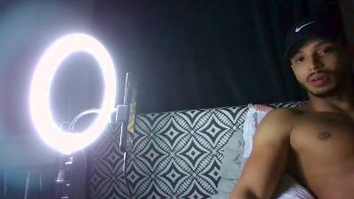 Tomtresor webcam model stream image