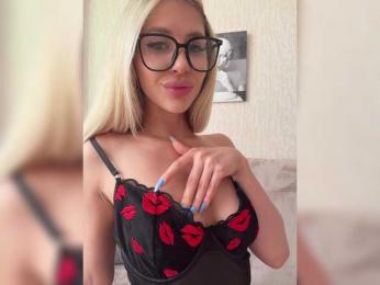 Temptati_on_ webcam model stream image