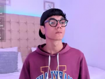 phillicious_ webcam model stream image