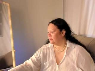 holy-reid webcam model stream image