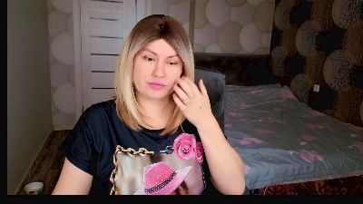 CrystallAngel webcam model stream image