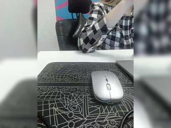 Xo4y-Tpax webcam model stream image