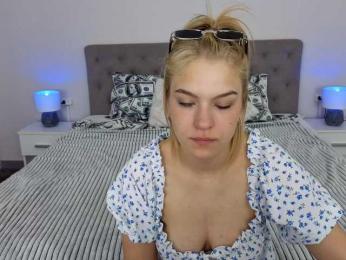 AlinaLemon webcam model stream image