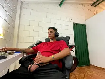 Max_TheHorseDick webcam stripchat model stream image