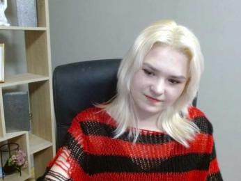 SweetLilyxo webcam model stream image