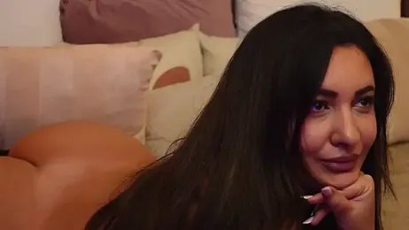 YaaraCollins webcam model stream image