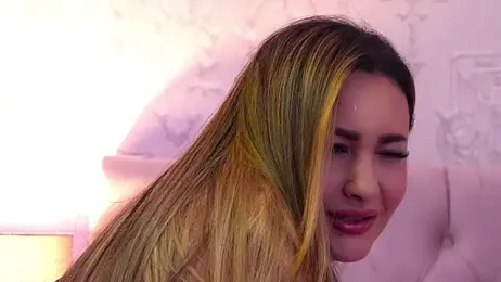 YaaraCollins webcam model stream image