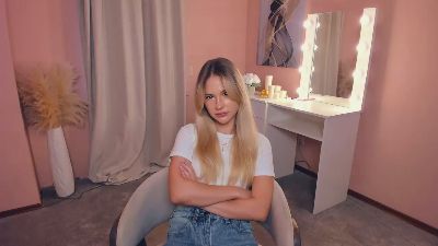 LibbieKarella webcam model stream image