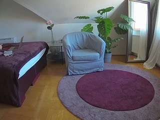 voyeurcam-julmodels-whitebed-6 webcam camsoda model stream image