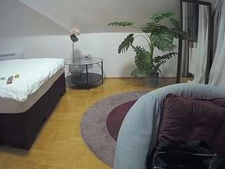voyeurcam-julmodels-whitebed-6 webcam model stream image