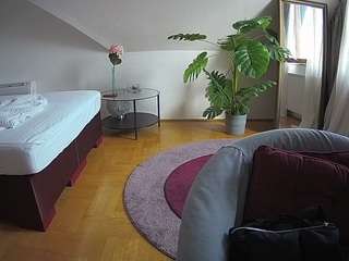 voyeurcam-julmodels-whitebed-6 webcam model stream image