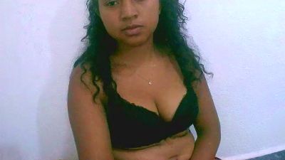 Moellah webcam cam4 model stream image