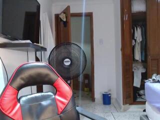 Xandeer Collins webcam model stream image