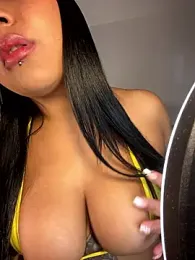 Fancyxlove webcam model stream image