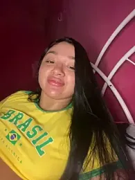 QueenYumi webcam model stream image