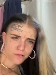 IttyBittyStonie webcam model stream image