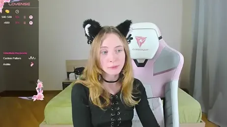 Cowell_Adelina webcam model stream image