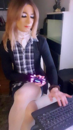 Madlen99085 webcam model stream image